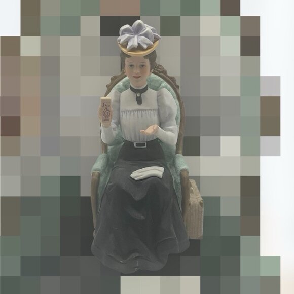 Avon VTG 1982 President s Club Albee Award Porcelain Figurine 7 InchesTall Japan - Picture 4 of 16